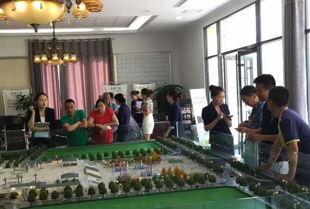 福利來啦！階州廣場很！熱！鬧！