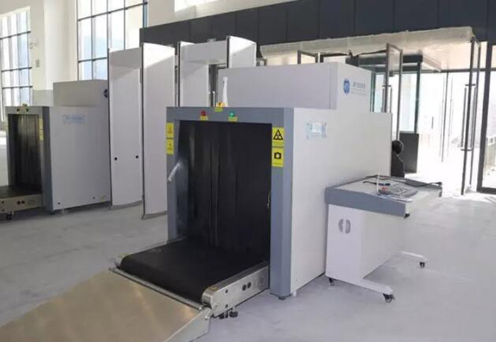 全國、省市政協(xié)委員體驗蘭渝鐵路、視察階州廣場