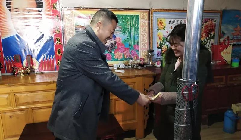 堅(jiān)持精準(zhǔn)幫扶，合力脫貧攻堅(jiān)——市龍江城鄉(xiāng)發(fā)展集團(tuán)、隴南太平洋財(cái)險(xiǎn)公司聯(lián)合開展幫扶文縣橋頭鎮(zhèn)安子坡村2019年春節(jié)慰問(wèn)活動(dòng)