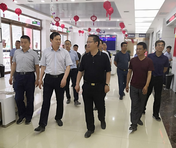 隴南市委常委、組織部部長楊郃調(diào)研指導(dǎo)市龍江城鄉(xiāng)發(fā)展集團(tuán)公司黨建工作