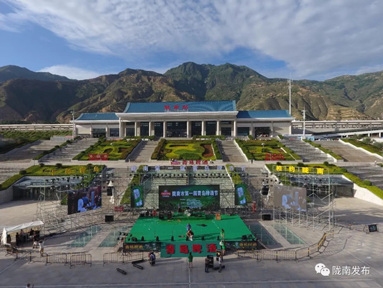 好嗨喲！隴南第一屆青島啤酒節(jié)開(kāi)幕啦，為期8天