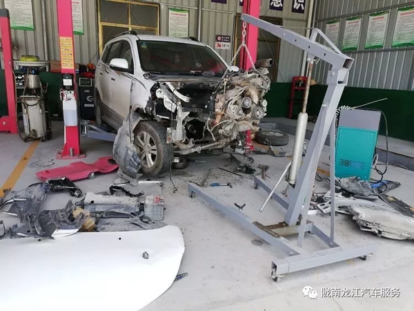 金錘鈑金，銀槍噴漆！龍江汽修值得信賴！