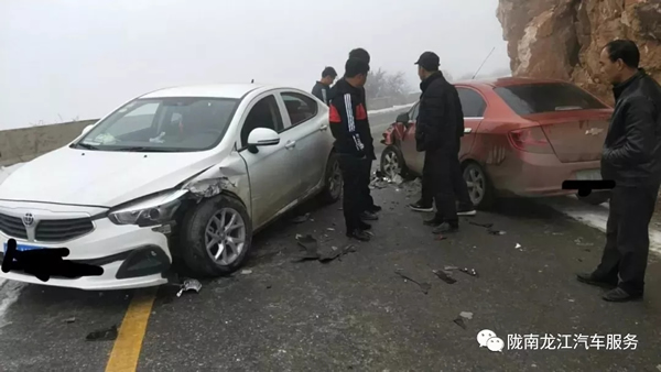 金錘鈑金，銀槍噴漆！龍江汽修值得信賴！