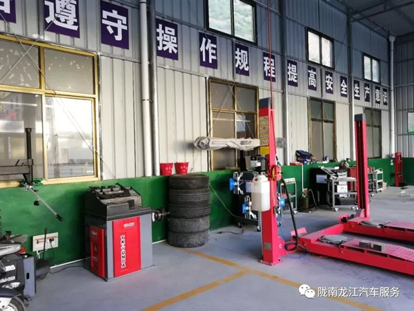 金錘鈑金，銀槍噴漆！龍江汽修值得信賴(lài)！